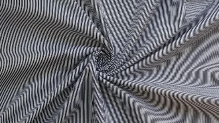 Estampados a Rayas: Elegancia en Telas de Algod&oacute;n para Costura