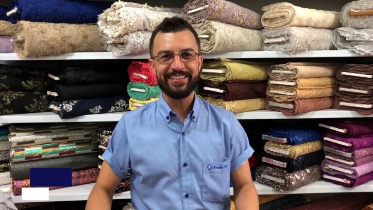 Estilo y Glamour: Telas de Crepe Fluido para Vestidos de Gala