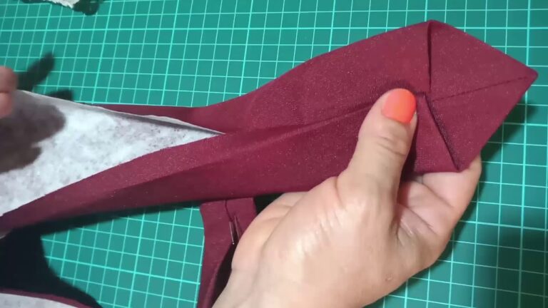 Estilo y Distinci&oacute;n en la Costura de Uniformes