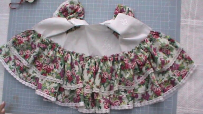 Creaci&oacute;n de Vestidos para Mu&ntilde;ecas de Tela: Gu&iacute;a Pr&aacute;ctica y Creativa