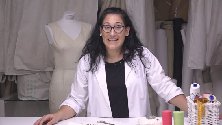 La Esencia de la Costura a M&aacute;quina en la Alta Costura