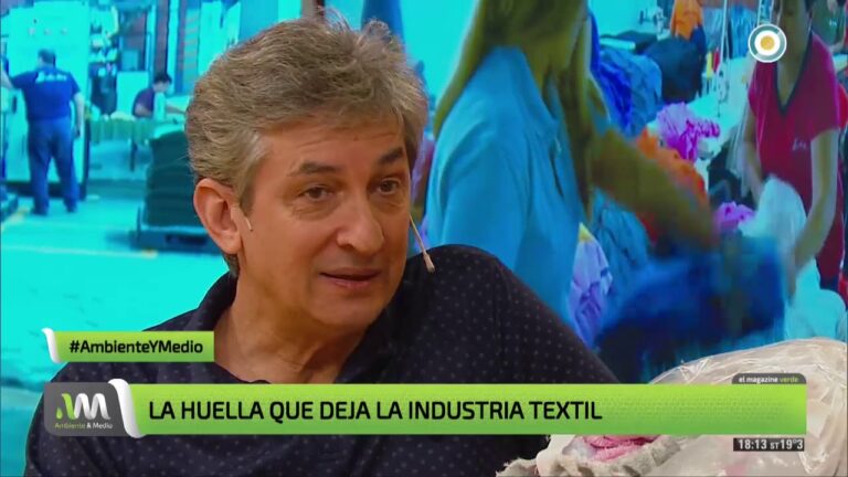 Impacto Ambiental de la Costura con Telas Recicladas