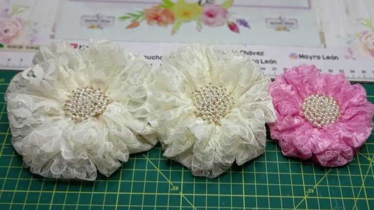 Elegancia en Manualidades con Tela de Encaje